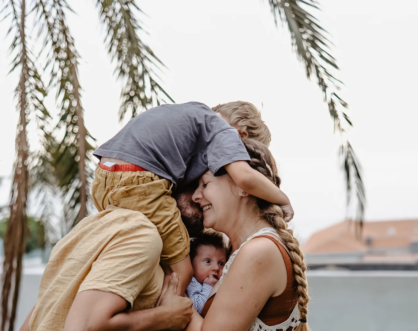 Outdoor Newborn Session in San Eugenio