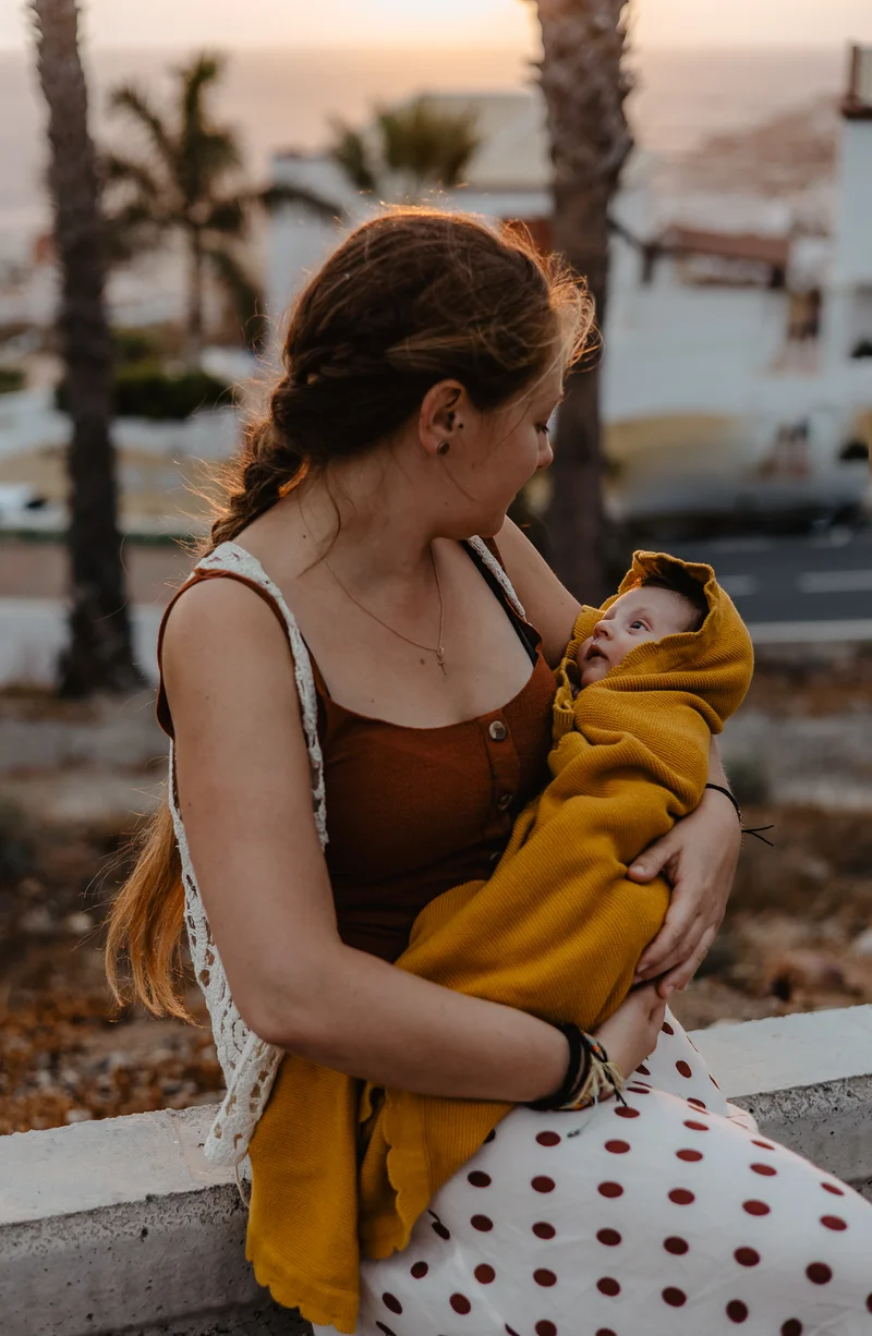 Outdoor newborn session - Photo 26