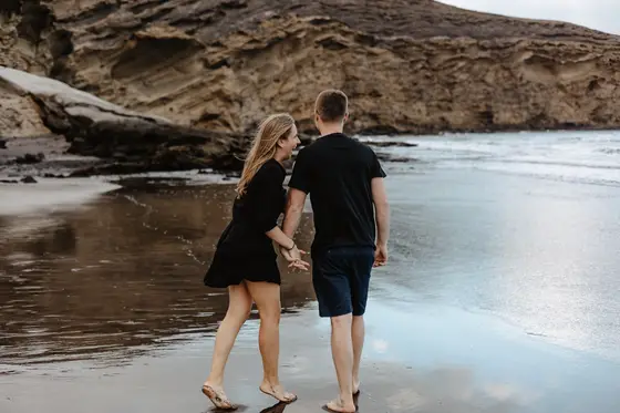 family-session-beach-among-rocks - Photo 23