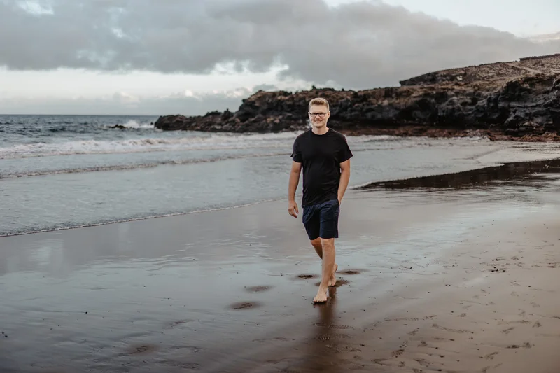 sesion-familiar-playa-entre-rocas - Foto 24