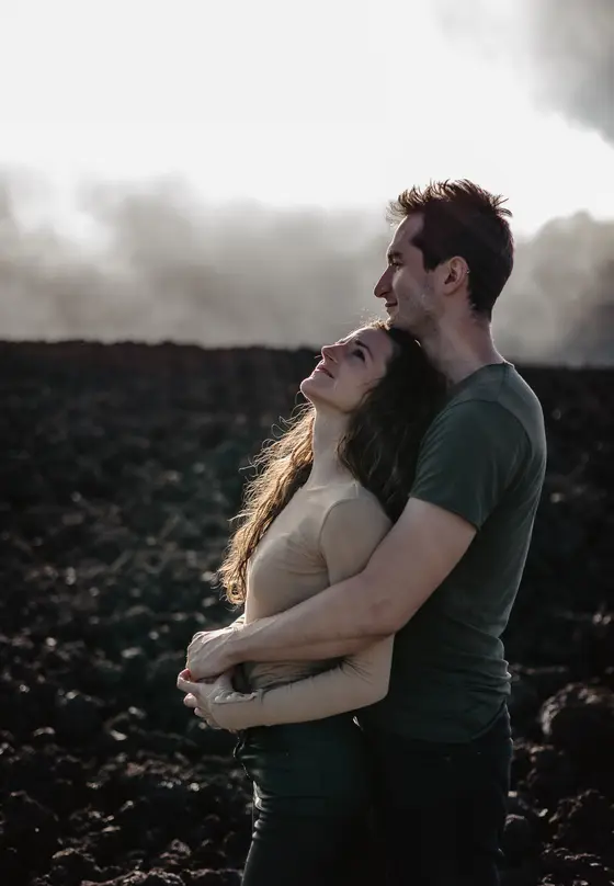 Sesión de pareja en el Parque Nacional del Teide en Tenerife - 7