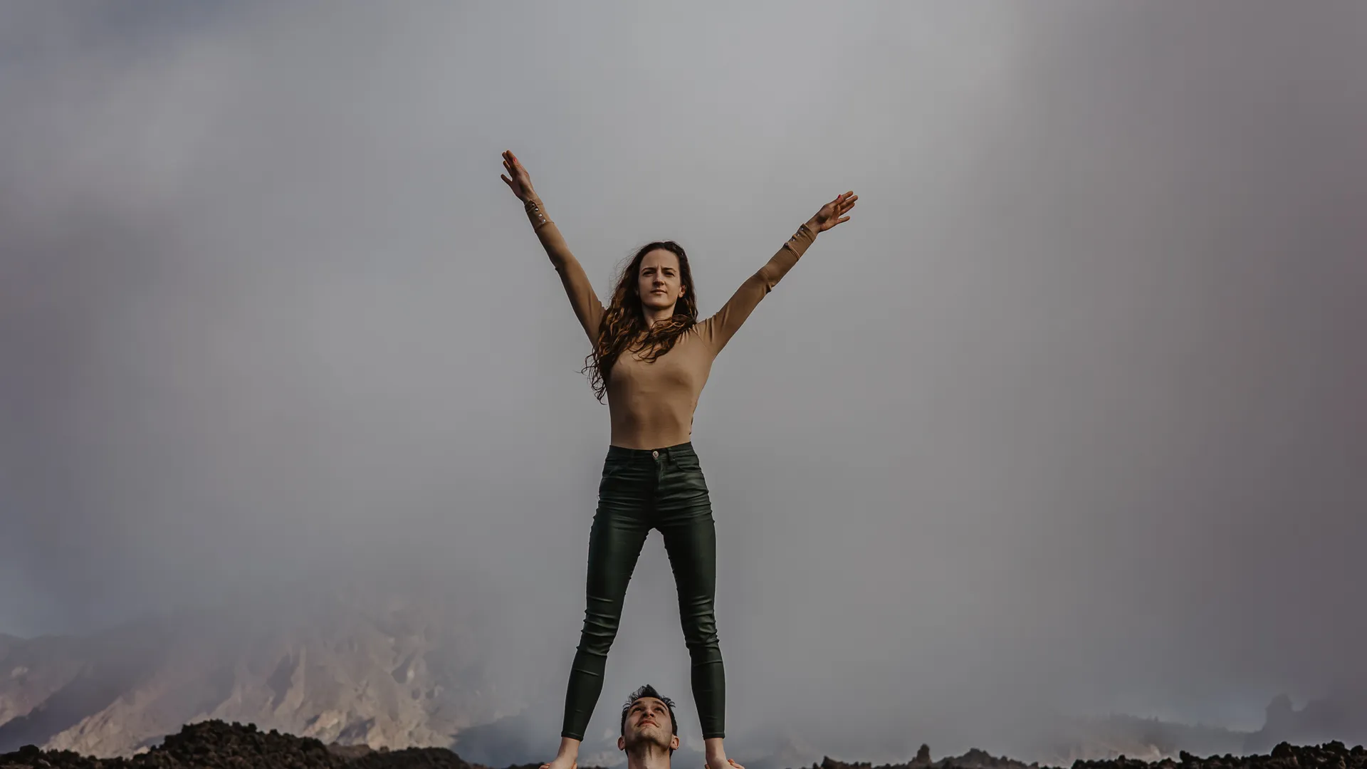 Sesja zdjęciowa pary na wulkanie El Teide Teneryfa