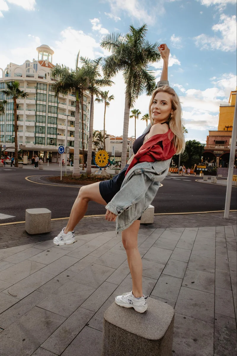 Karolina Chapko podczas sesji zdjęciowej w Las Américas, Teneryfa